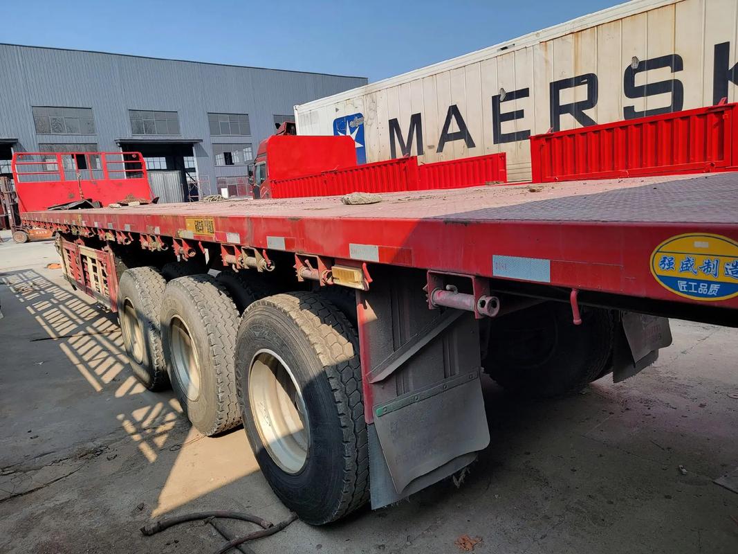 轉讓2022年5月重型平板半掛車 13米長，2.55米寬，手續齊全